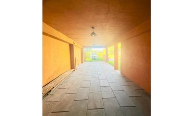 CASA EN ESQUINA CON POTENCIAL COMERCIAL