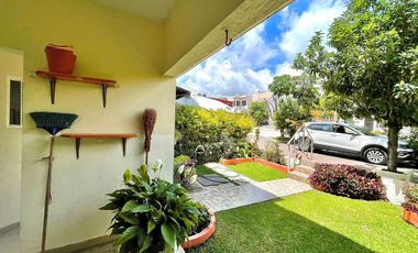 *CASA  EN COND. JANITZIO CON SEGURIDAD, A 10 MIN DEL CENTRO DE CUERNAVACA Y A 2 MIN DE LA DESV. DE LA AUT *