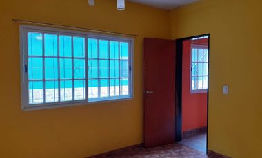 Departamento en alquiler en Isidro Casanova