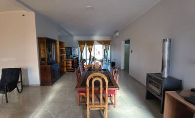 CASA DE CATEGORIA C/PILETA. LOTEO SEMI PRIV.POCITO