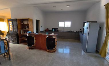 CASA DE CATEGORIA C/PILETA. LOTEO SEMI PRIV.POCITO