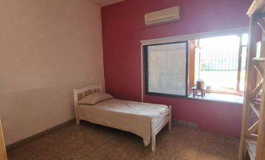 Venta Casa Lanús 3 ambientes Jardín  Parrilla Qcho