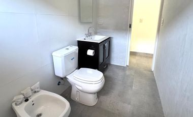 Casa 4 Amb. Reciclada - S.A de Areco-Apto crédito