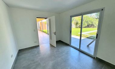 Casa 4 Amb. Reciclada - S.A de Areco-Apto crédito