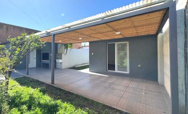 Casa 4 Amb. Reciclada - S.A de Areco-Apto crédito