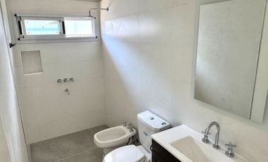 Casa 4 Amb. Reciclada - S.A de Areco-Apto crédito