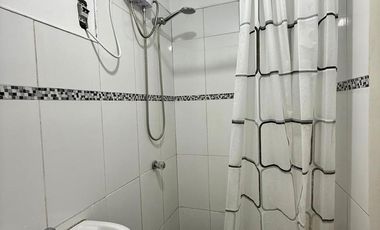 Alquilo minidpto de ESTRENO en 4to piso en urb. Honor y Lealtad.