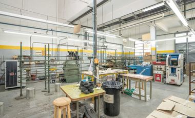 VENTA GALPON - DEPOSITO EN PARQUE AVELLANEDA