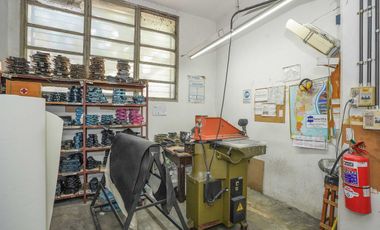 VENTA GALPON - DEPOSITO EN PARQUE AVELLANEDA