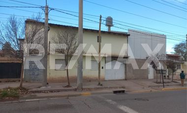 VENTA SALON COMERCIAL CON CASA Y GALPON NEUQUEN