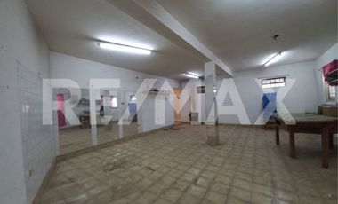 VENTA SALON COMERCIAL CON CASA Y GALPON NEUQUEN