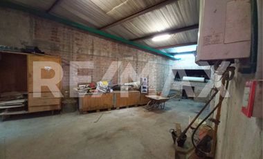 VENTA SALON COMERCIAL CON CASA Y GALPON NEUQUEN