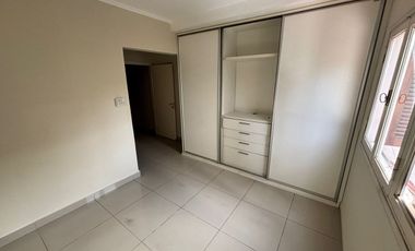 Dúplex con cochera en venta – Zazpe y Cruz Roja