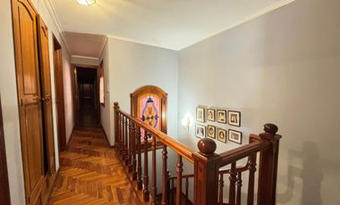 Casa en el centro: 4 dormitorios pileta y quincho