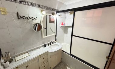 Casa en el centro: 4 dormitorios pileta y quincho