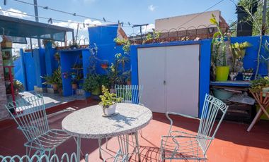 VENTA PLANTA ALTA DE 2 DORMITORIOS SOBRE AVENIDA