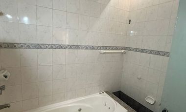 Casa interna a la venta en Pavon 1844