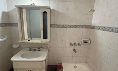 Casa interna a la venta en Pavon 1844