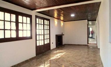 ARRIENDO CASA USO COMERCIAL, CALLE SANTA VICTORIA