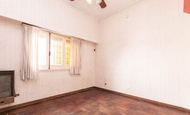 VENTA CASA 3 AMB PATIO COCHERA TERRAZA LANUS ESTE