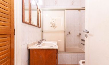 VENTA CASA 3 AMB PATIO COCHERA TERRAZA LANUS ESTE