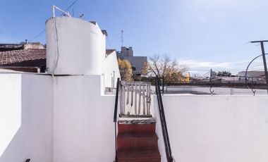 VENTA CASA 3 AMB PATIO COCHERA TERRAZA LANUS ESTE