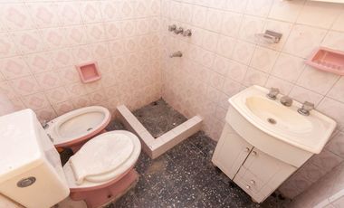 VENTA CASA 3 AMB PATIO COCHERA TERRAZA LANUS ESTE