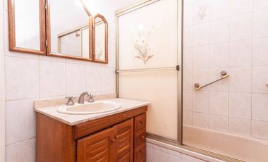 VENTA CASA 3 AMB PATIO COCHERA TERRAZA LANUS ESTE