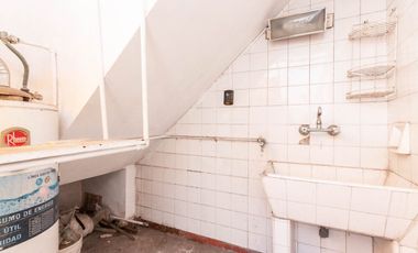 VENTA CASA 3 AMB PATIO COCHERA TERRAZA LANUS ESTE