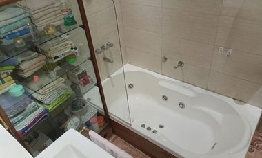 VENTA CASA 4 AMBIENTES COCHERA PARQUE EL GAUCHO