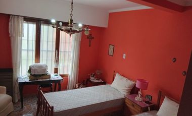 VENTA CASA 4 AMBIENTES COCHERA PARQUE EL GAUCHO
