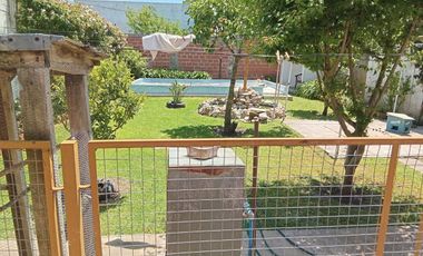 VENTA CASA 4 AMBIENTES COCHERA PARQUE EL GAUCHO