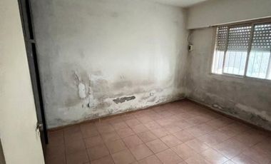 CASA EN PH AL FRENTE CON COCHERA-