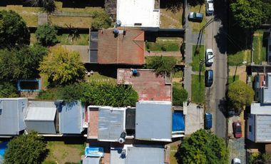 VENTA CASA CON PILETA LOMAS DE ZAMORA LOTE 484 MTS
