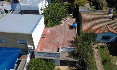 VENTA CASA CON PILETA LOMAS DE ZAMORA LOTE 484 MTS