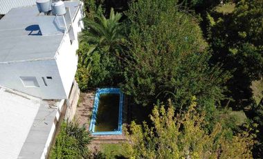 VENTA CASA CON PILETA LOMAS DE ZAMORA LOTE 484 MTS