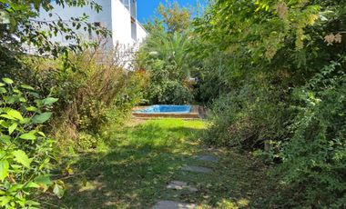 VENTA CASA CON PILETA LOMAS DE ZAMORA LOTE 484 MTS