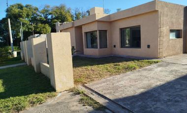 Alquiler  CASA 2 DORM, PILETA  EN COL TIROLESA