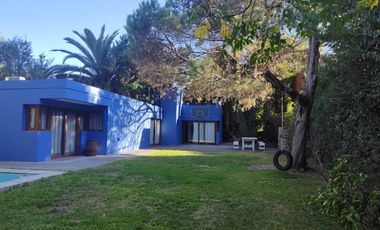 CASA EN VENTA CITY BELL 2 DORMITORIOS PILETA