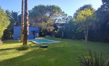 CASA EN VENTA CITY BELL 2 DORMITORIOS PILETA