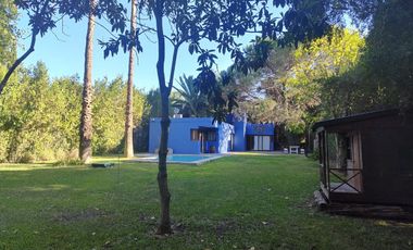 CASA EN VENTA CITY BELL 2 DORMITORIOS PILETA