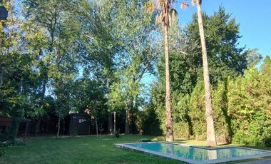 CASA EN VENTA CITY BELL 2 DORMITORIOS PILETA