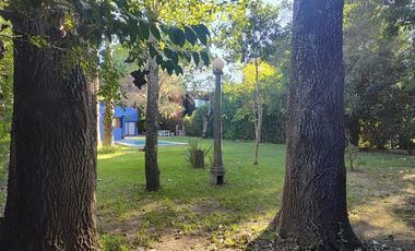 CASA EN VENTA CITY BELL 2 DORMITORIOS PILETA