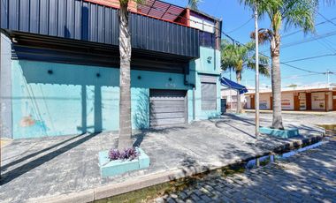 CASA EN VENTA BERISSO 4 DORMITORIOS -LOCAL-COCHERA