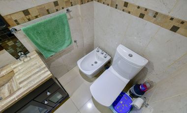 CASA EN VENTA BERISSO 4 DORMITORIOS -LOCAL-COCHERA