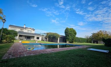 VENTA CASA 6 amb. gran jardín y pileta en Lincoln