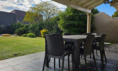 VENTA CASA 6 amb. gran jardín y pileta en Lincoln