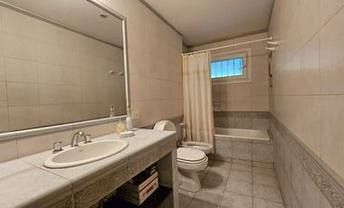 VENTA CASA 6 amb. gran jardín y pileta en Lincoln
