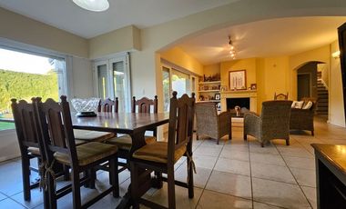 VENTA CASA 6 amb. gran jardín y pileta en Lincoln