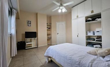 VENTA CASA 6 amb. gran jardín y pileta en Lincoln